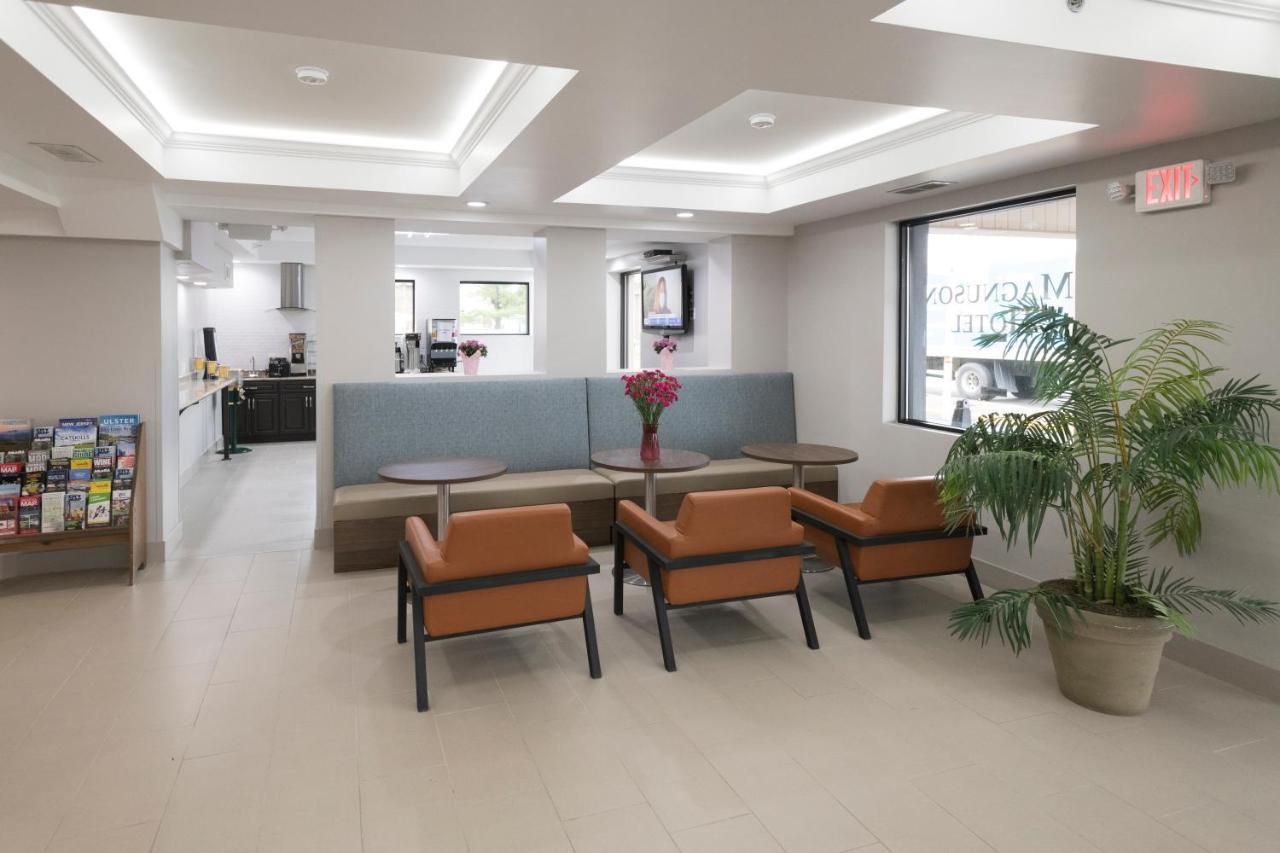 Wingate By Wyndham Hotel